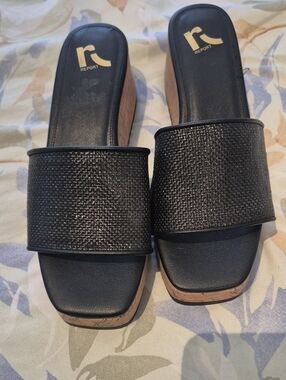 Report Black Woven Wide-Band Slide Mules